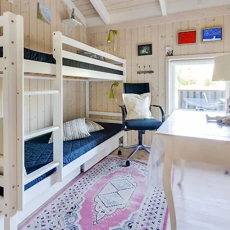 Three-bedroom Holiday In Hals