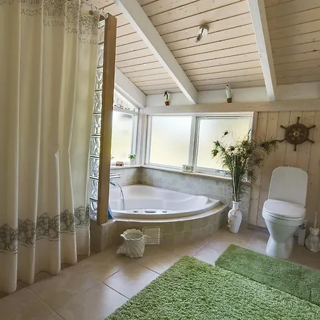 Three-bedroom Holiday In