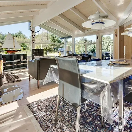 Three-bedroom Holiday In Hals