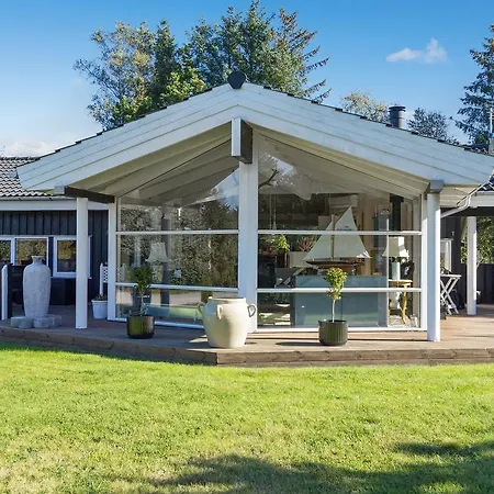 Three-bedroom Holiday In Casa de Férias *