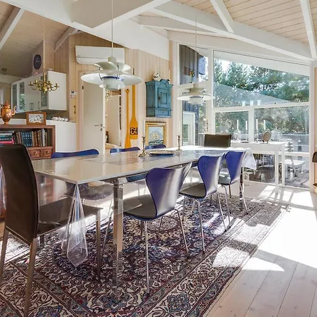 Three-bedroom Holiday In Hals